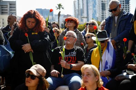 tagreuters.com2025binary_LYNXNPEL1P0HP-VIEWIMAGE