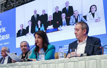 tagreuters.com2025binary_LYNXNPEL1Q0O7-VIEWIMAGE