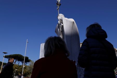 tagreuters.com2025binary_LYNXNPEL240F2-VIEWIMAGE