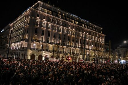 tagreuters.com2025binary_LYNXNPEL240ZS-VIEWIMAGE