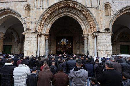 tagreuters.com2025binary_LYNXNPEL260HL-VIEWIMAGE