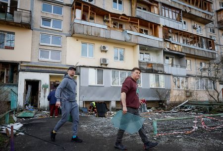 tagreuters.com2025binary_LYNXNPEL2M032-VIEWIMAGE