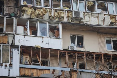 tagreuters.com2025binary_LYNXNPEL2N04S-VIEWIMAGE