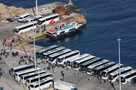 tagreuters.com2025binary_LYNXNPEL2N0B8-VIEWIMAGE