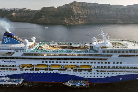 tagreuters.com2025binary_LYNXNPEL2N0BA-VIEWIMAGE