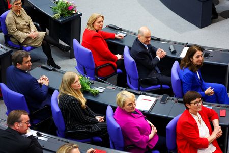 tagreuters.com2025binary_LYNXNPEL2O0VB-VIEWIMAGE