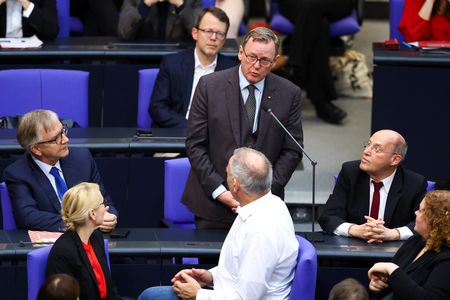 tagreuters.com2025binary_LYNXNPEL2O0VD-VIEWIMAGE