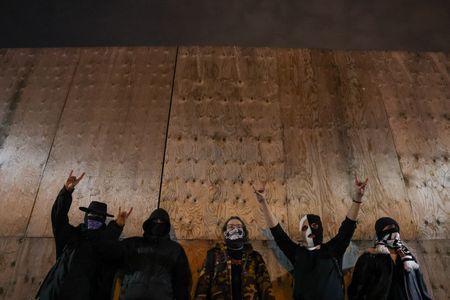 tagreuters.com2025binary_LYNXNPEL2O0YE-VIEWIMAGE