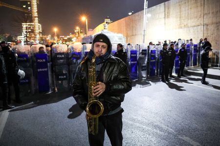 tagreuters.com2025binary_LYNXNPEL2O0YF-VIEWIMAGE