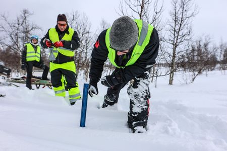 tagreuters.com2025binary_LYNXNPEL2P0I4-VIEWIMAGE