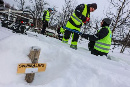 tagreuters.com2025binary_LYNXNPEL2P0I5-VIEWIMAGE