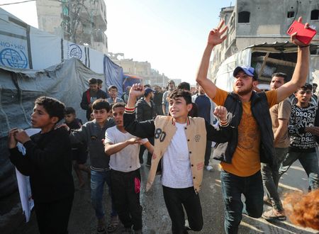 tagreuters.com2025binary_LYNXNPEL2P0T4-VIEWIMAGE