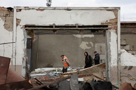 tagreuters.com2025binary_LYNXNPEL2Q0DJ-VIEWIMAGE