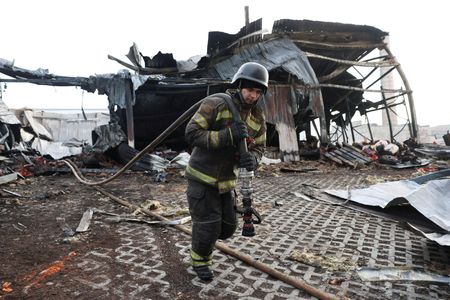 tagreuters.com2025binary_LYNXNPEL2Q0DL-VIEWIMAGE