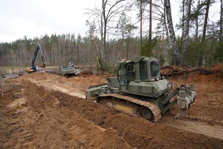 tagreuters.com2025binary_LYNXNPEL2Q0KS-VIEWIMAGE