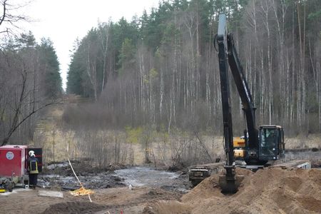 tagreuters.com2025binary_LYNXNPEL2Q0KT-VIEWIMAGE