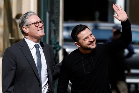 tagreuters.com2025binary_LYNXNPEL2Q0PK-VIEWIMAGE