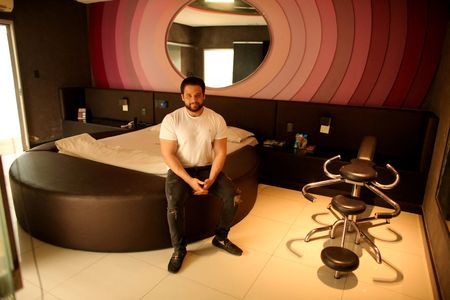 tagreuters.com2025binary_LYNXNPEL2R0FV-VIEWIMAGE