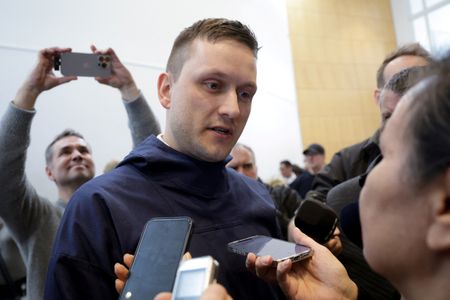 tagreuters.com2025binary_LYNXNPEL2R0PR-VIEWIMAGE