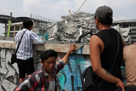 tagreuters.com2025binary_LYNXNPEL2S014-VIEWIMAGE