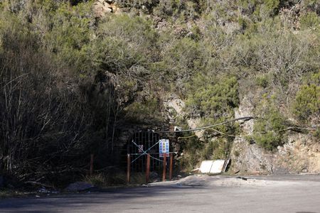 tagreuters.com2025binary_LYNXNPEL2U0WB-VIEWIMAGE