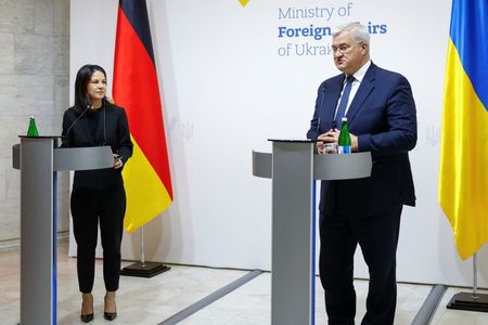 tagreuters.com2025binary_LYNXNPEL301R5-VIEWIMAGE