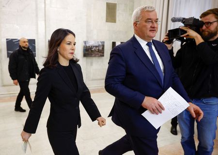 tagreuters.com2025binary_LYNXNPEL301R7-VIEWIMAGE