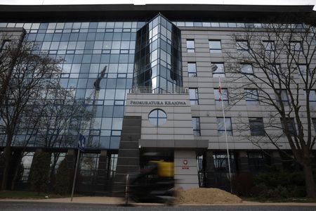 tagreuters.com2025binary_LYNXNPEL3402J-VIEWIMAGE