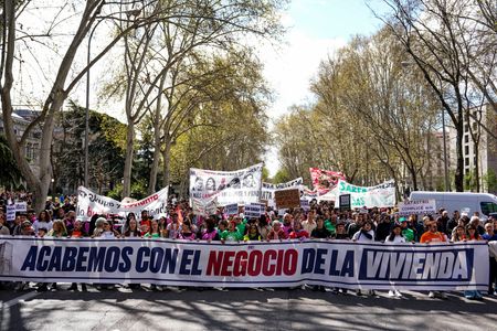 tagreuters.com2025binary_LYNXNPEL34084-VIEWIMAGE