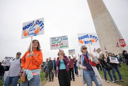 tagreuters.com2025binary_LYNXNPEL34095-VIEWIMAGE