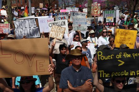 tagreuters.com2025binary_LYNXNPEL3409A-VIEWIMAGE