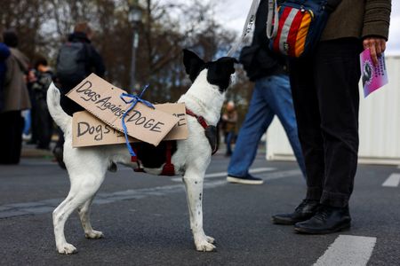 tagreuters.com2025binary_LYNXNPEL340AJ-VIEWIMAGE