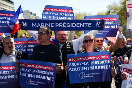 tagreuters.com2025binary_LYNXNPEL3508C-VIEWIMAGE