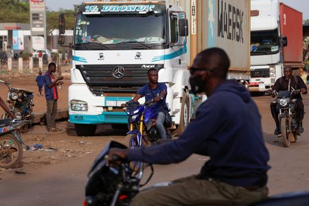 tagreuters.com2025binary_LYNXNPEL380BA-VIEWIMAGE