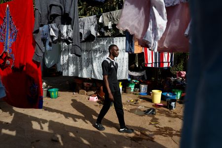 tagreuters.com2025binary_LYNXNPEL380BI-VIEWIMAGE