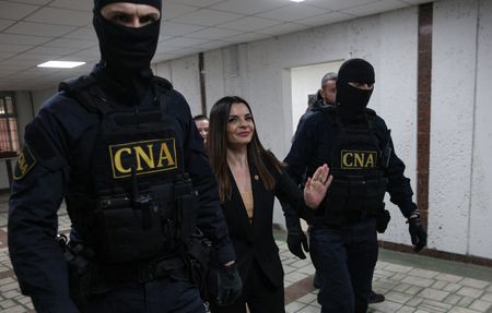 tagreuters.com2025binary_LYNXNPEL390CO-VIEWIMAGE