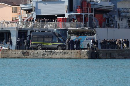 tagreuters.com2025binary_LYNXNPEL3A0UF-VIEWIMAGE