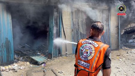 tagreuters.com2025binary_LYNXNPEL4O039-VIEWIMAGE