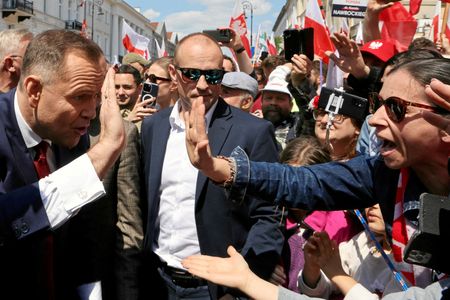 tagreuters.com2025binary_LYNXNPEL4O04B-VIEWIMAGE