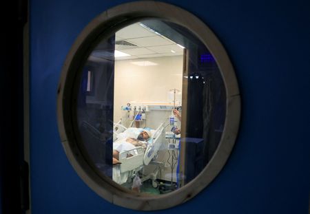 tagreuters.com2025binary_LYNXNPEL4O05W-VIEWIMAGE