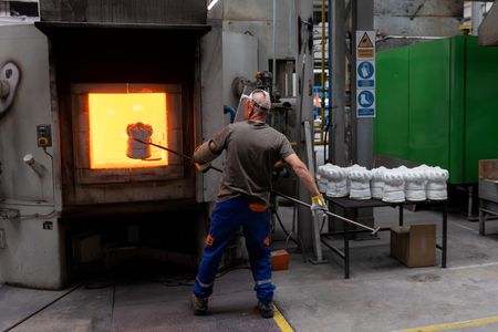 tagreuters.com2025binary_LYNXNPEL4Q073-VIEWIMAGE