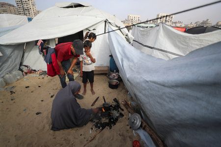 tagreuters.com2025binary_LYNXNPEL4Q0LY-VIEWIMAGE