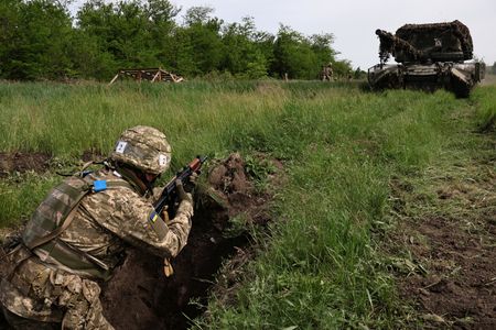 tagreuters.com2025binary_LYNXNPEL4Q0T9-VIEWIMAGE