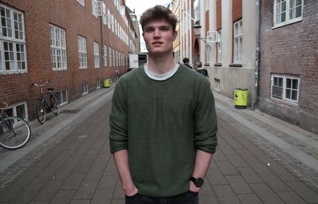 tagreuters.com2025binary_LYNXNPEL4R118-VIEWIMAGE