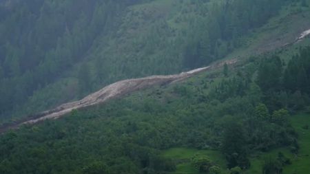 tagreuters.com2025binary_LYNXNPEL4R17N-VIEWIMAGE