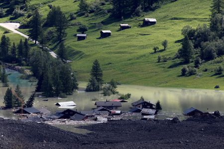 tagreuters.com2025binary_LYNXNPEL4T075-VIEWIMAGE