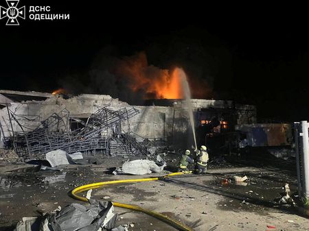 tagreuters.com2025binary_LYNXNPEL4T083-VIEWIMAGE