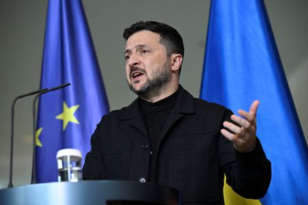 tagreuters.com2025binary_LYNXNPEL4T0NU-VIEWIMAGE