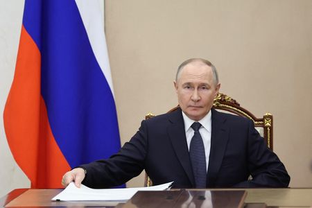 tagreuters.com2025binary_LYNXNPEL4T0OQ-VIEWIMAGE