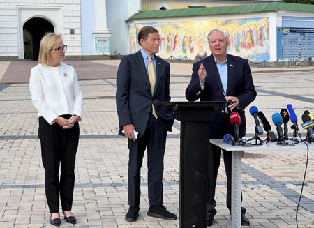 tagreuters.com2025binary_LYNXNPEL4T10R-VIEWIMAGE